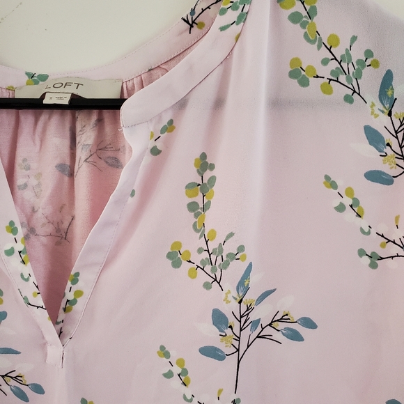 Pink Loft Short-Sleeved Blouse with Floral Pattern - Picture 2 of 5